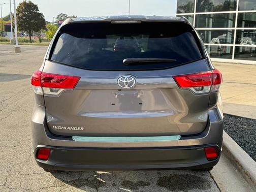 2019 Toyota Highlander LE I4