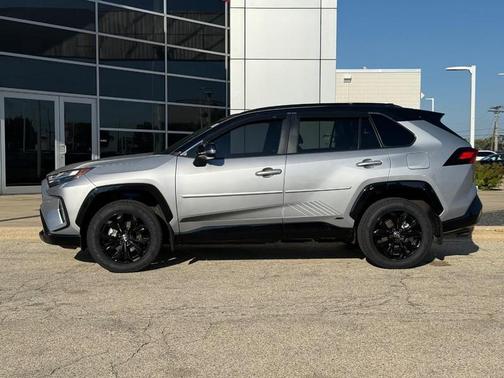 2023 Toyota RAV4 Hybrid SE