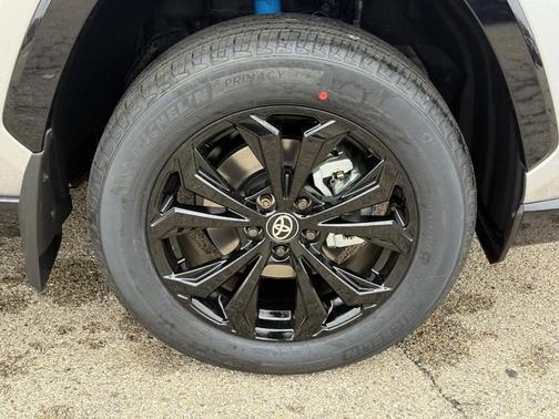 2025 Toyota RAV4 Hybrid SE