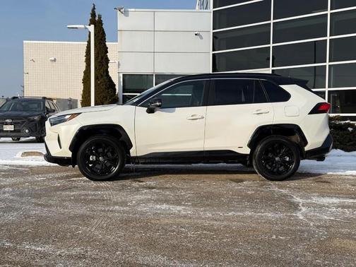 2022 Toyota RAV4 Hybrid SE