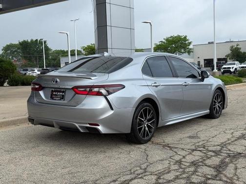 Celestial Silver Metallic 2022 Toyota Camry SE