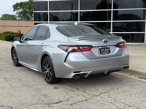 Celestial Silver Metallic 2022 Toyota Camry SE