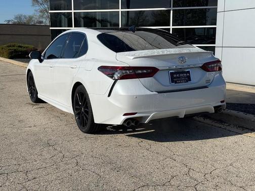 Wind Chill Pearl/Midnight Black Metallic 2023 Toyota Camry XSE
