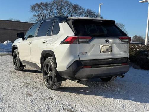 2020 Toyota RAV4 Hybrid SE