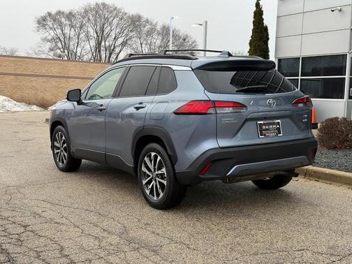 2024 Toyota Corolla Cross XLE