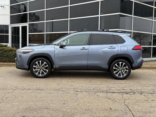 2024 Toyota Corolla Cross XLE