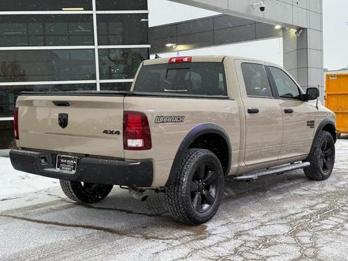 2019 RAM 1500 SLT