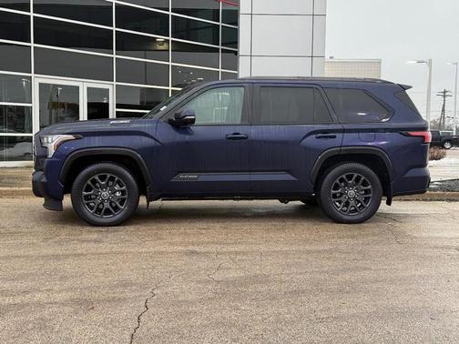 2023 Toyota Sequoia Platinum