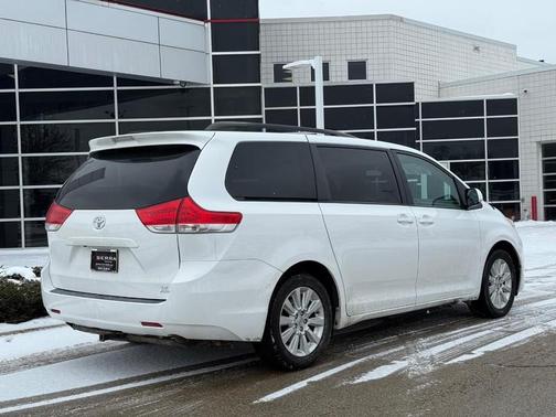 2014 Toyota Sienna LE