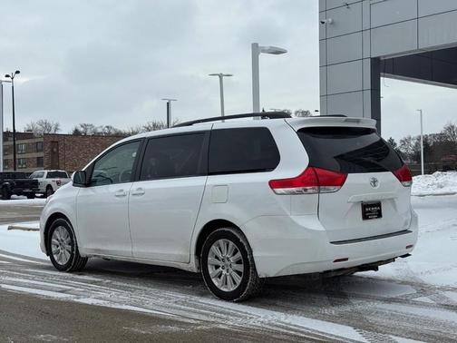 2014 Toyota Sienna LE