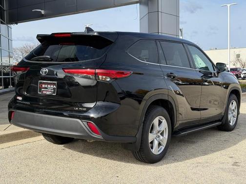 2022 Toyota Highlander LE