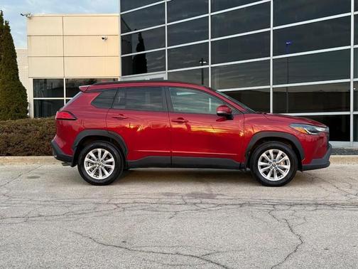 Barcelona Red Metallic 2022 Toyota Corolla Cross LE