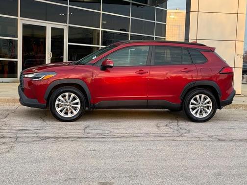 Barcelona Red Metallic 2022 Toyota Corolla Cross LE