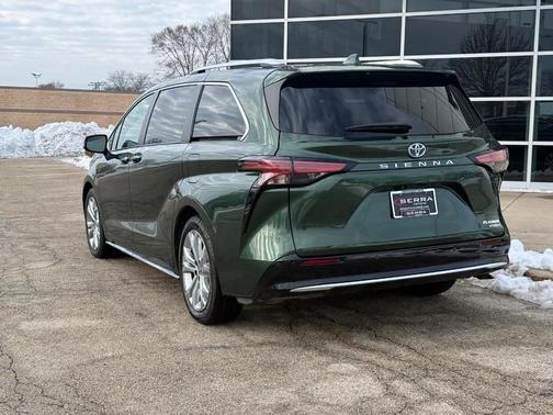 2022 Toyota Sienna Platinum