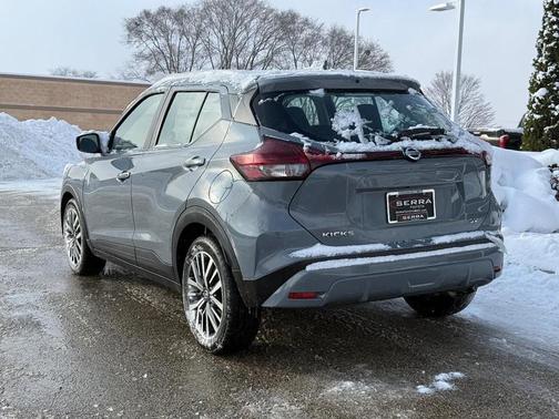 2021 Nissan Kicks SV