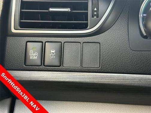 2017 Toyota Camry Hybrid XLE