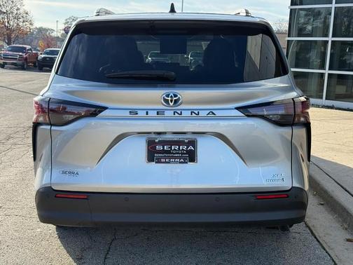 2024 Toyota Sienna XLE