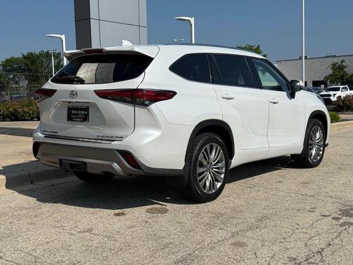 2022 Toyota Highlander Platinum