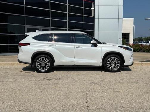 2022 Toyota Highlander Platinum