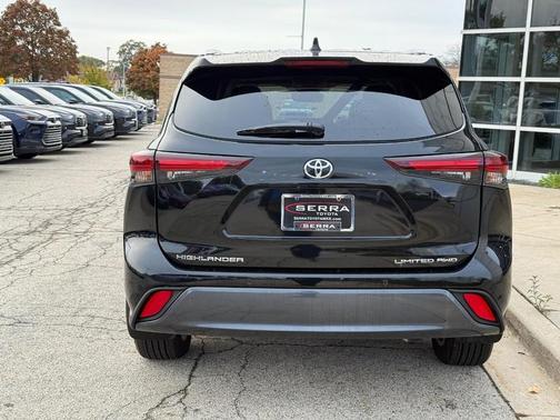 Midnight Black Metallic 2025 Toyota Highlander Limited