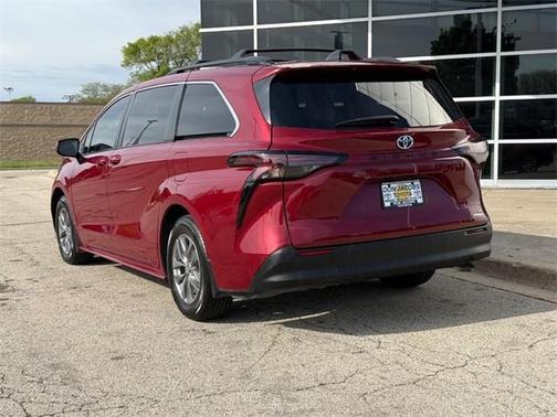 2024 Toyota Sienna LE