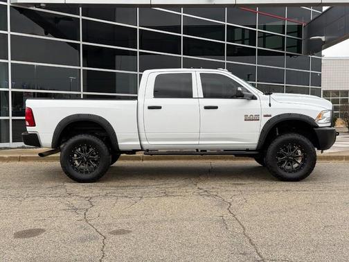 Bright White Clearcoat 2018 RAM 2500 Tradesman Crew Cab 4x4 6'4' Box