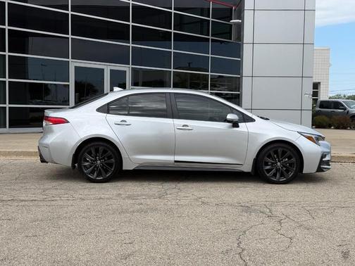 Classic Silver Metallic 2025 Toyota Corolla SE