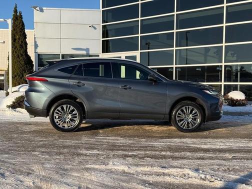 2022 Toyota Venza XLE