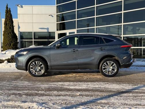 2022 Toyota Venza XLE