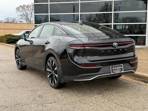 Black 2025 Toyota Crown Platinum