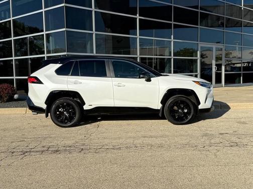 2024 Toyota RAV4 Hybrid SE