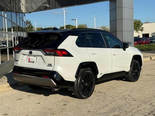 2024 Toyota RAV4 Hybrid SE