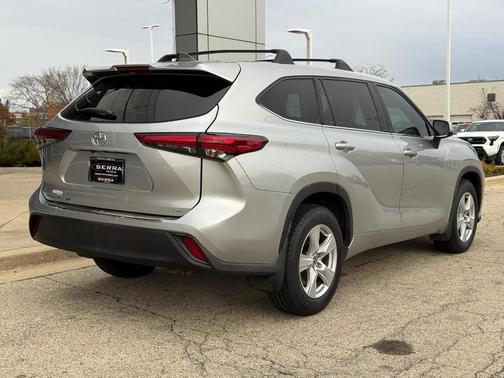2022 Toyota Highlander LE