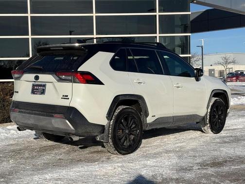 2022 Toyota RAV4 Hybrid SE