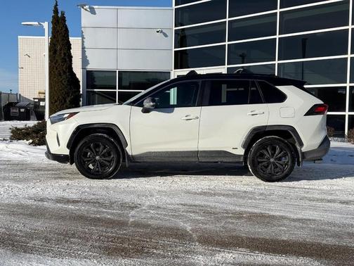 2022 Toyota RAV4 Hybrid SE