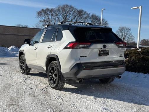 2022 Toyota RAV4 Hybrid SE