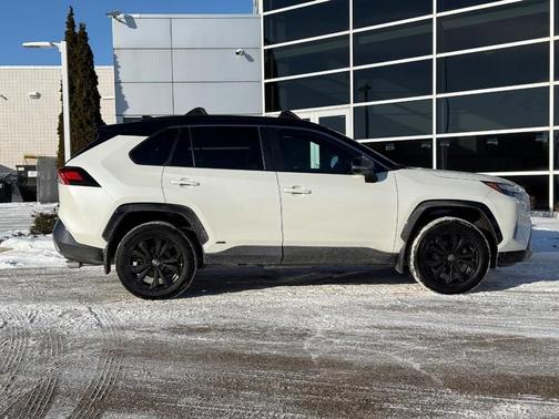 2022 Toyota RAV4 Hybrid SE