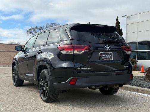 2019 Toyota Highlander SE
