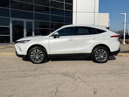 Wind Chill Pearl 2024 Toyota Venza XLE