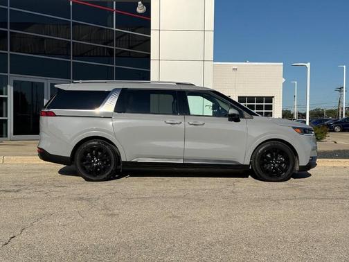 2024 Kia Carnival SX