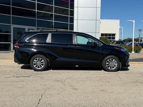 2024 Toyota Sienna XLE 7 Passenger