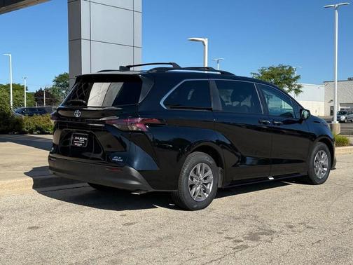 2024 Toyota Sienna XLE 7 Passenger