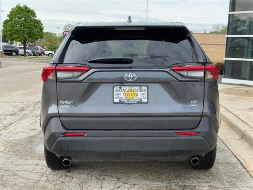 2022 Toyota RAV4 LE