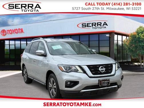 Brilliant Silver Metallic 2017 Nissan Pathfinder SV