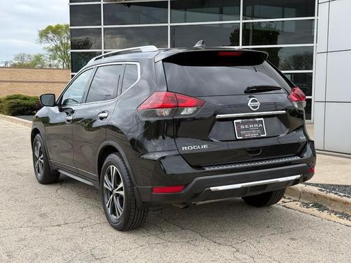 Magnetic Black Pearl 2020 Nissan Rogue SV