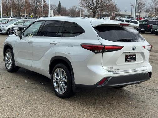 2022 Toyota Highlander Hybrid Limited
