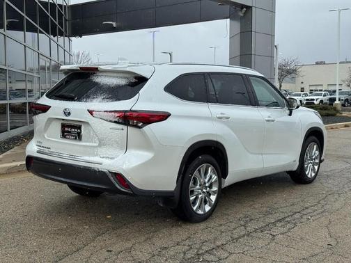 2022 Toyota Highlander Hybrid Limited