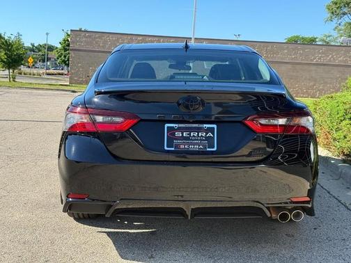 Midnight Black Metallic 2022 Toyota Camry SE