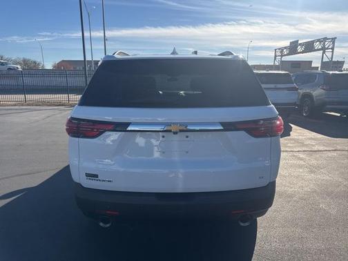 2022 Chevrolet Traverse LT Cloth
