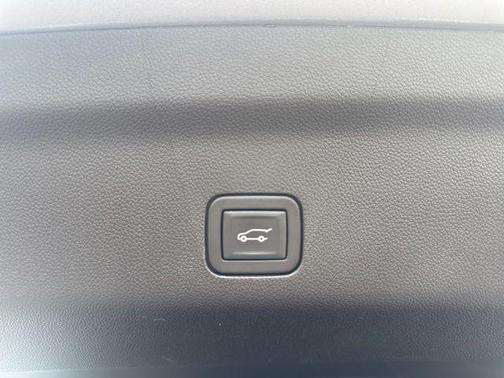 Argent Silver Metallic 2023 Cadillac Escalade ESV Premium Luxury
